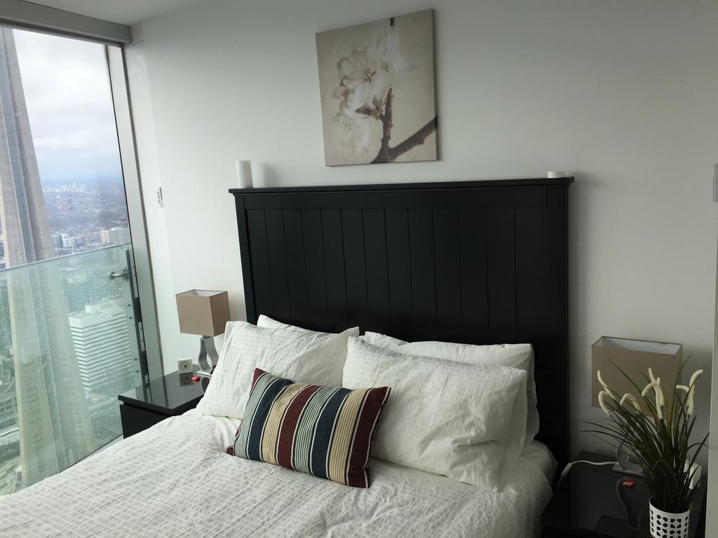 Ihost Suites Ice Condo Toronto Eksteriør billede
